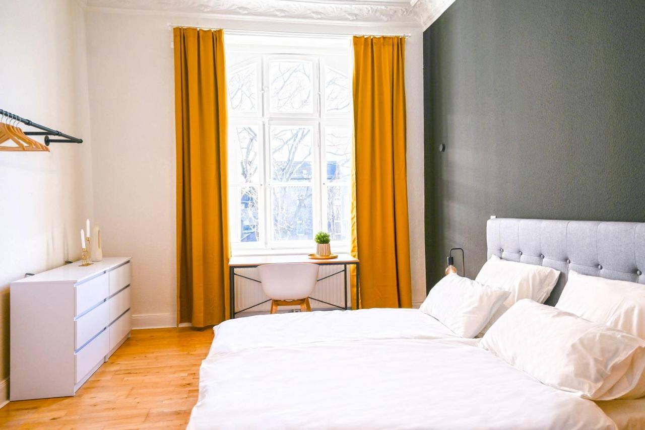 120Qm Denkmal Apartment In Krefeld Mit Stuck Und Balkon - Beuys Apartments - 克雷费尔德 外观 照片