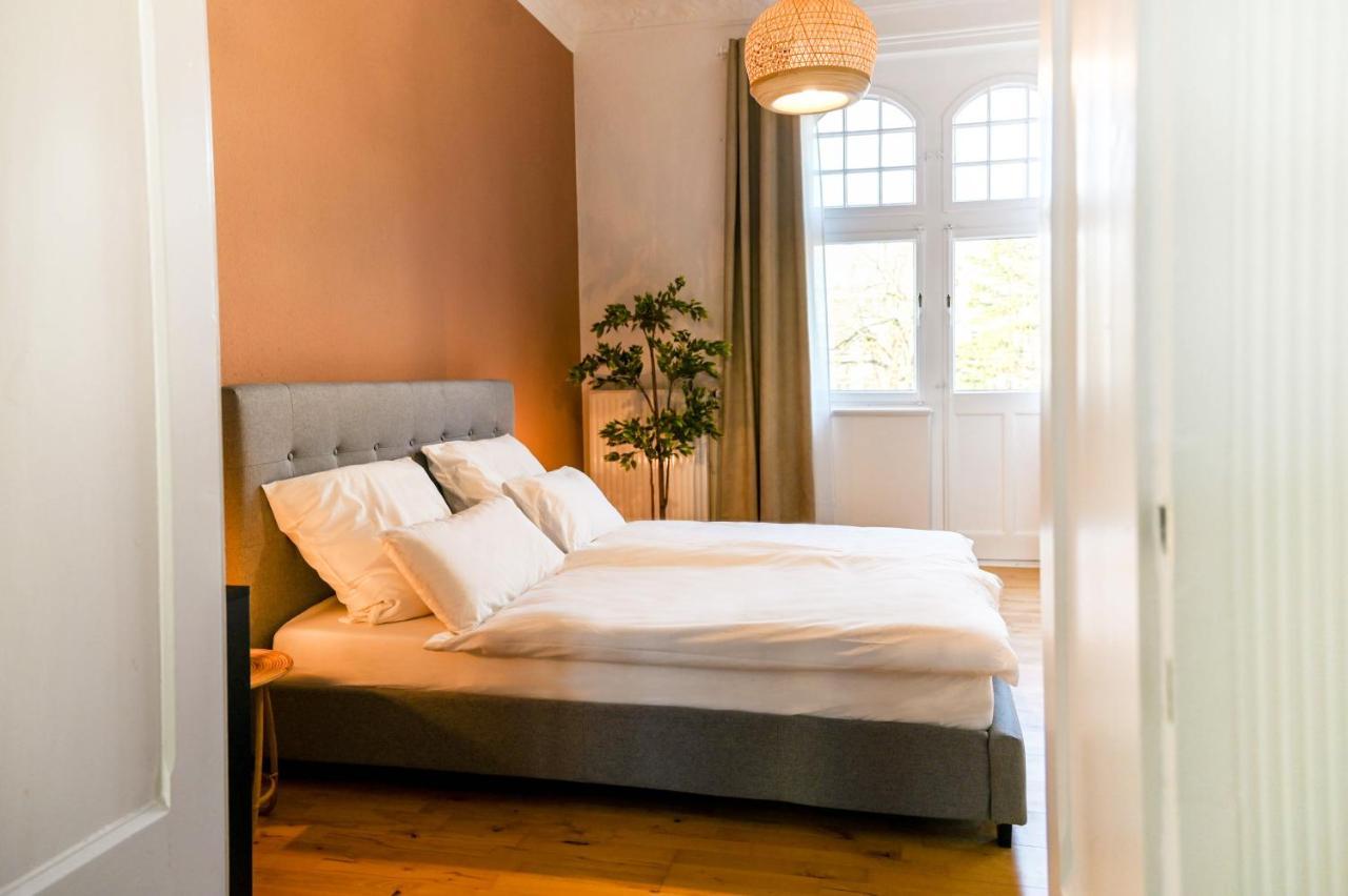 120Qm Denkmal Apartment In Krefeld Mit Stuck Und Balkon - Beuys Apartments - 克雷费尔德 外观 照片